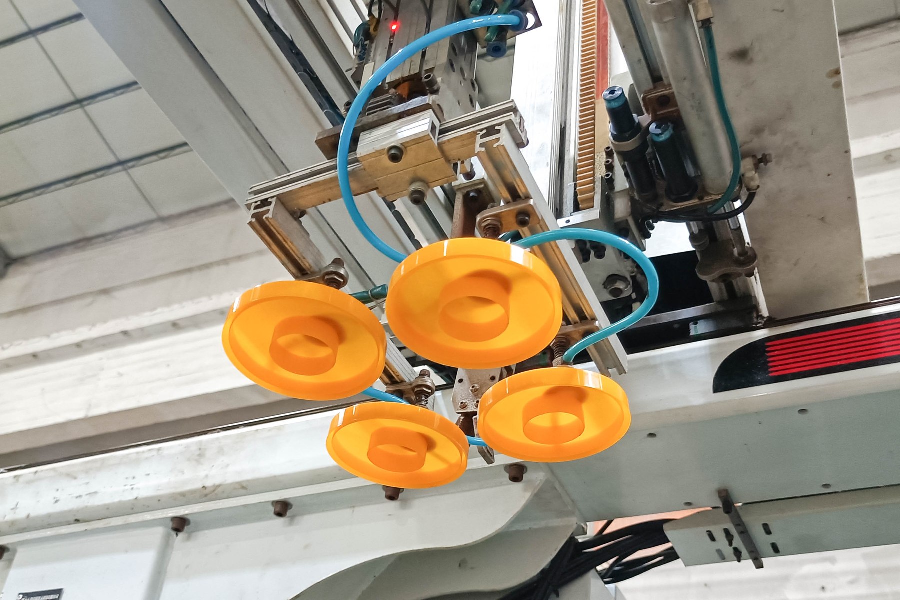 Kanapet injection molding production with finished plastic parts